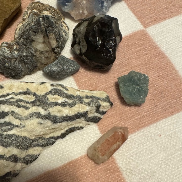 Assorted Natural Stones Collection - Picture 3 of 4